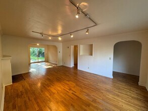 2277 Friendly St in Eugene, OR - Building Photo - Building Photo