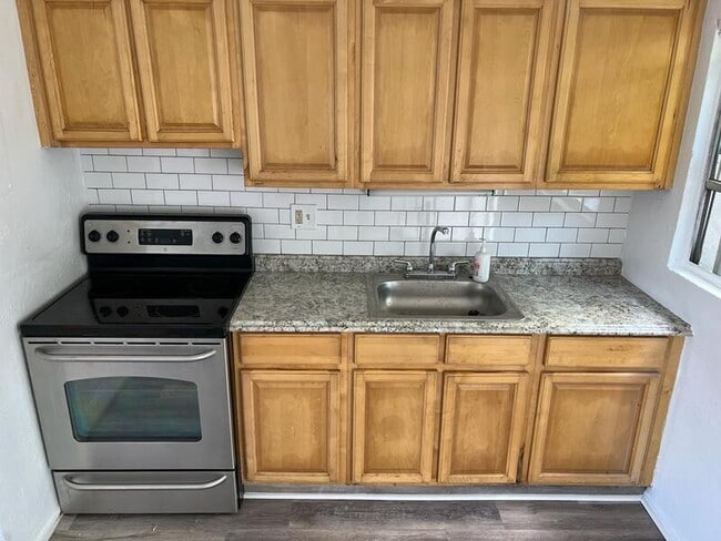 5261 Alhambra Dr in Pine Hills, FL - Building Photo - Building Photo