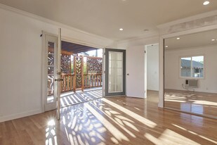 4522 Alumni Ave in Los Angeles, CA - Building Photo