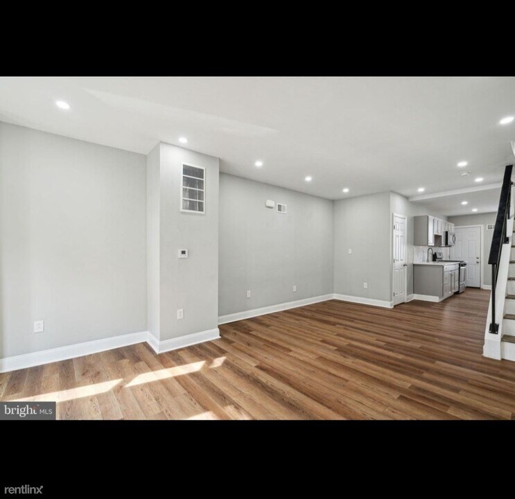 37 E Collom St Photo