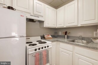 201 S 13th St in Philadelphia, PA - Building Photo - Building Photo