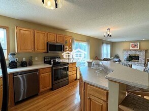 2719 Autumn Woods Dr in Chaska, MN - Building Photo - Building Photo