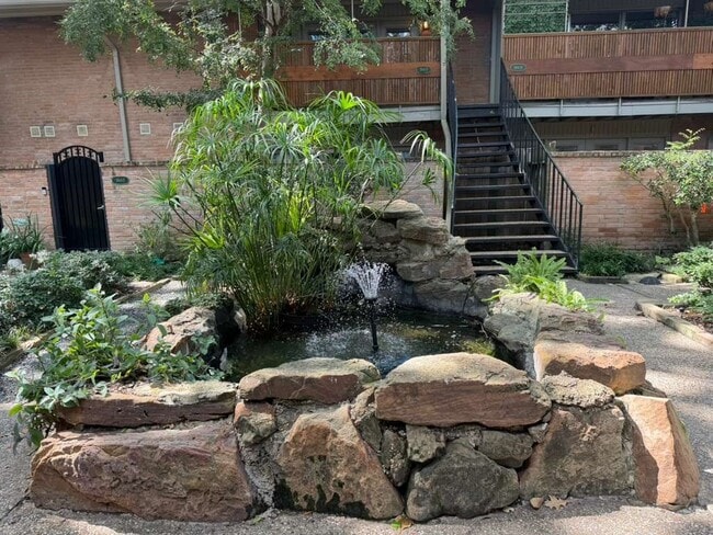 property at 3944 W Alabama St