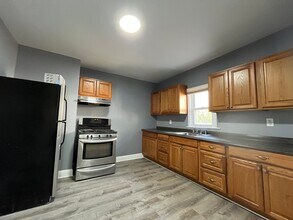 683 State St, Unit 1 in Albany, NY - Building Photo - Building Photo