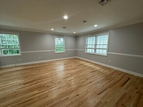 24 New St in Bayonne, NJ - Building Photo - Building Photo