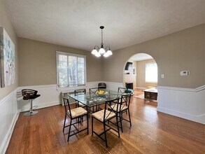 4039 Kingston Pike in Knoxville, TN - Building Photo - Building Photo