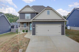 1740 Rains Rd in Clarksville, TN - Building Photo - Building Photo
