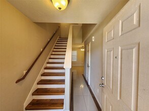 11111 Valley Kings Dr in Houston, TX - Building Photo - Building Photo