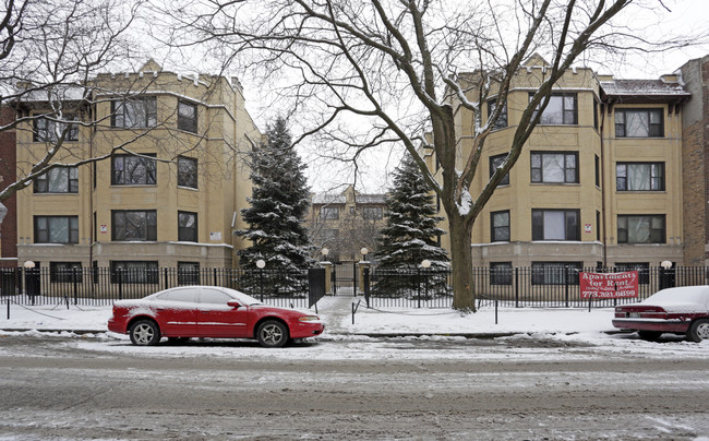 7537-7547 S Kingston Ave in Chicago, IL - Building Photo - Building Photo