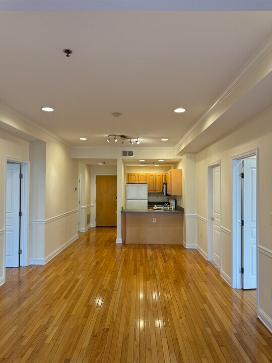84 Adams St in Hoboken, NJ - Building Photo