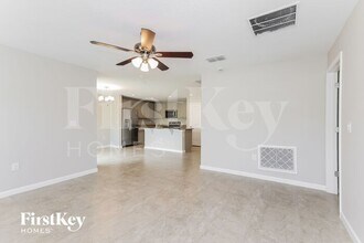 211 Southern Breeze Lp in Winter Haven, FL - Building Photo - Building Photo