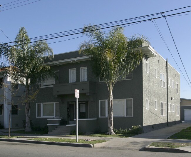 534 Cherry Ave in Long Beach, CA - Building Photo - Building Photo