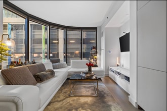 55 Lagrange St, Unit 3A in Boston, MA - Foto de edificio - Building Photo