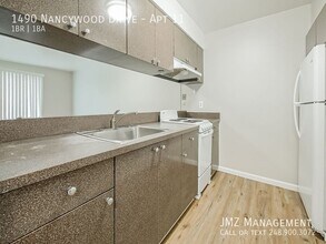 1490 Nancywood Dr in Waterford Township, MI - Building Photo - Building Photo