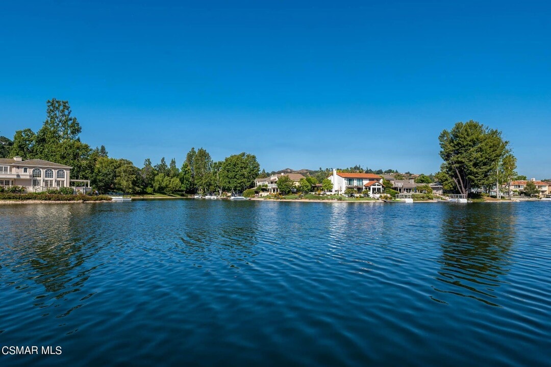 32146 Oakshore Dr in Westlake Village, CA - Building Photo