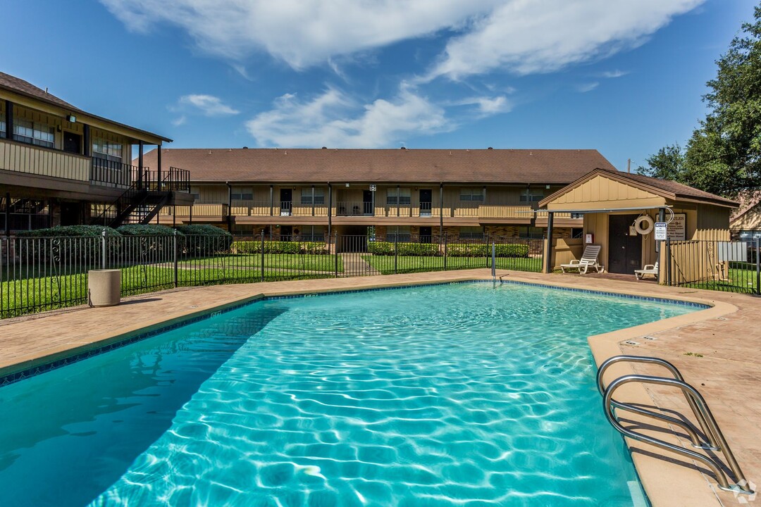 Castlewood Apartments in Shreveport, LA - Foto de edificio