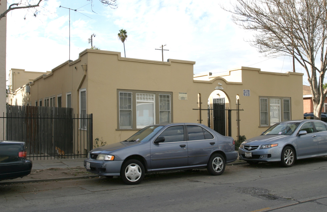 1205 Molino in Long Beach, CA - Building Photo