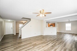 9454 W Canoe Trail in Pendleton, IN - Foto de edificio - Building Photo