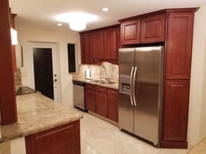 2857 NE 32nd St, Unit #8 in Fort Lauderdale, FL - Building Photo - Building Photo