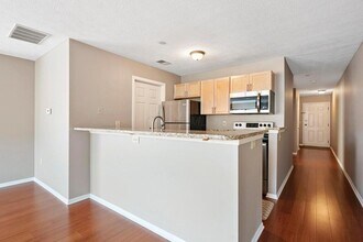35 Buttles Ave, Unit A in Columbus, OH - Building Photo - Building Photo