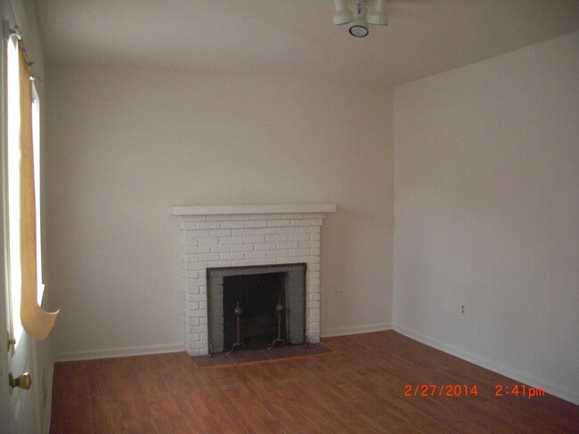 107 W Front St, Unit 1 in Dunellen, NJ - Building Photo - Building Photo