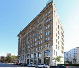 Germania Building in Milwaukee, WI - Foto de edificio - Building Photo