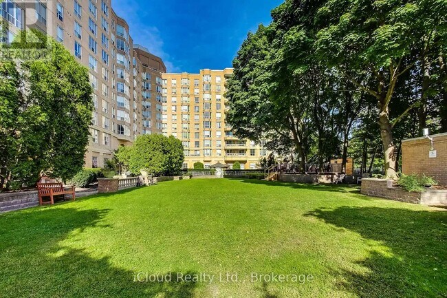 21 Overlea Blvd in Toronto, ON - Building Photo - Building Photo