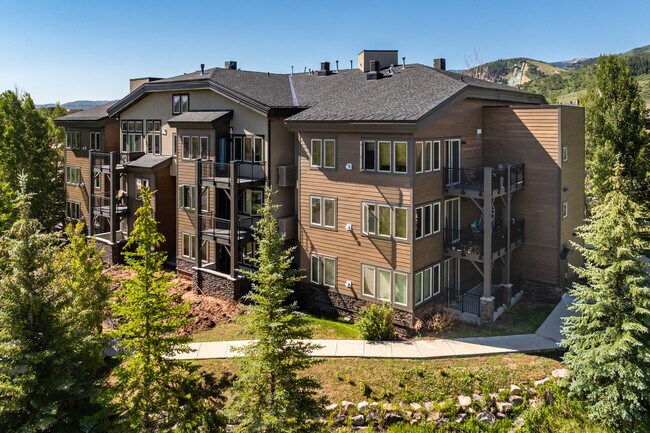 Crestview Condominiums