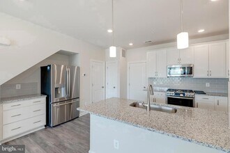 43357 Radford Divide Ter in Ashburn, VA - Foto de edificio - Building Photo