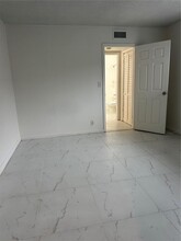 1733 Mayo St, Unit 2 in Hollywood, FL - Building Photo - Building Photo