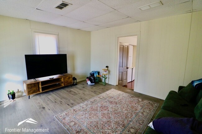 206 Ash St in Wamego, KS - Building Photo - Building Photo