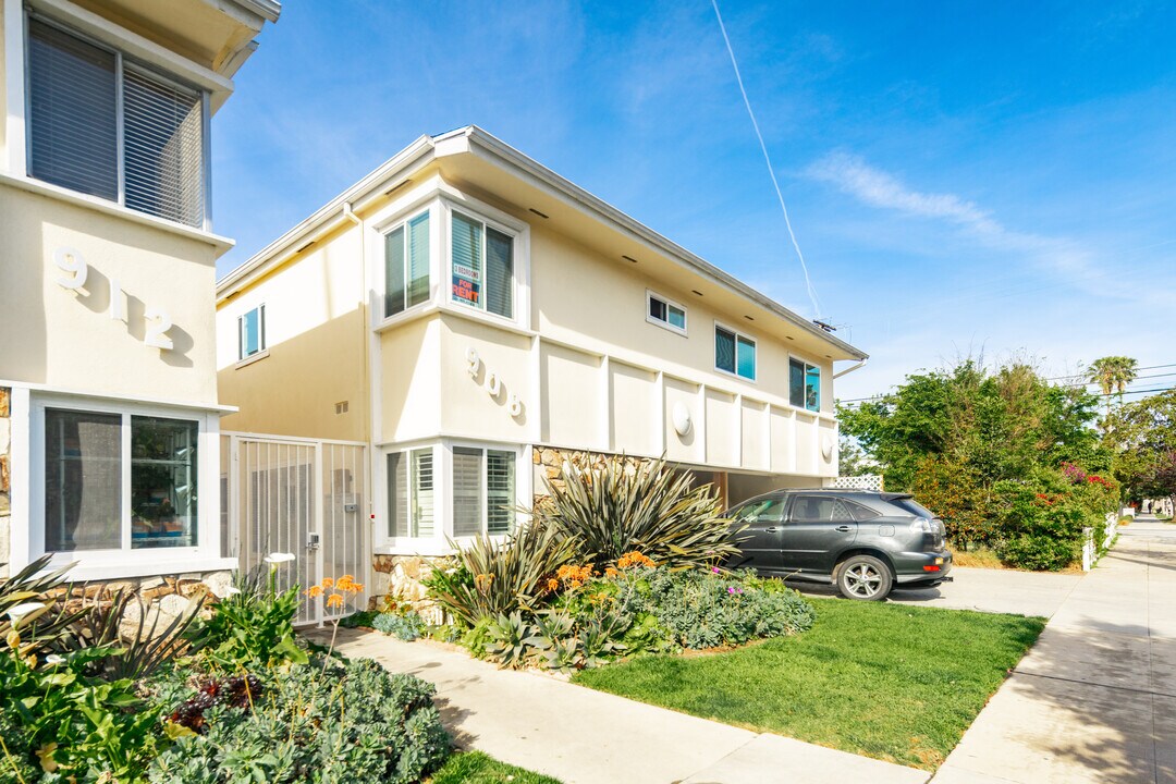 908 6th St in Santa Monica, CA - Building Photo