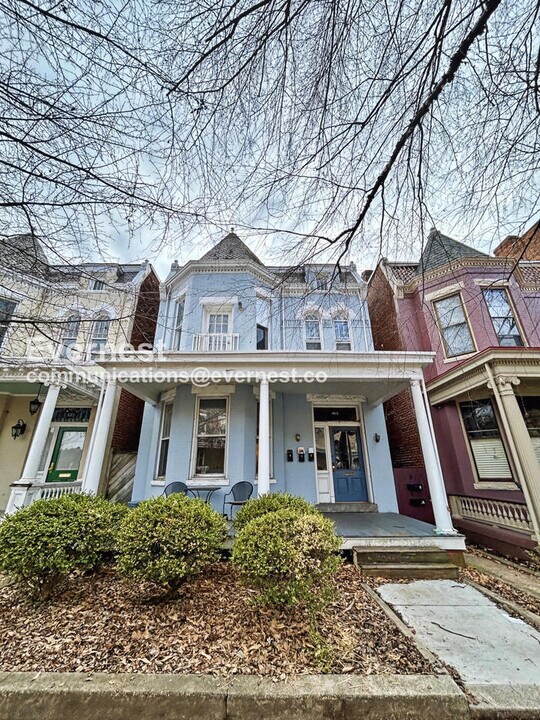 1815 W Grace St, Unit Apt 2 in Richmond, VA - Building Photo