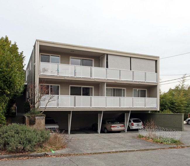 4310 Dayton Ave N in Seattle, WA - Building Photo - Building Photo