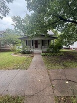 118 SW Broadmoor Ave in Topeka, KS - Building Photo