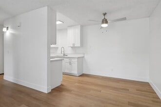 Terre at 1019 Peach in El Cajon, CA - Building Photo - Building Photo