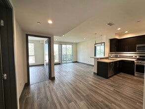 6923 Kittyhawk Ave in Los Angeles, CA - Building Photo - Interior Photo