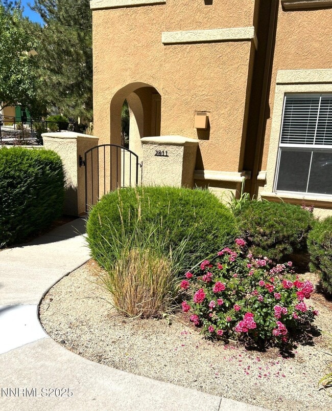 17000 Wedge Pkwy in Reno, NV - Building Photo - Building Photo