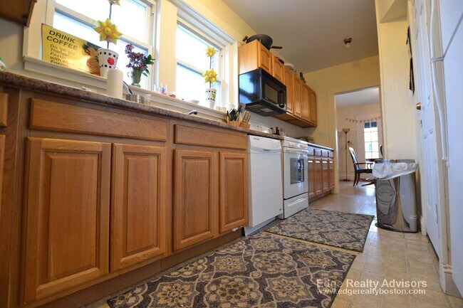 207 Chestnut Ave, Unit 2