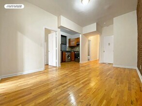 454 W 57th St in New York, NY - Building Photo - Building Photo