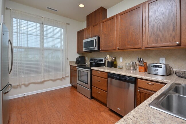 100 Stratford Lakes Dr in Durham, NC - Building Photo - Building Photo