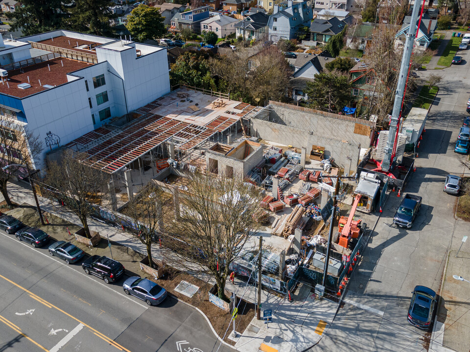 La Grande Villas in Seattle, WA - Building Photo