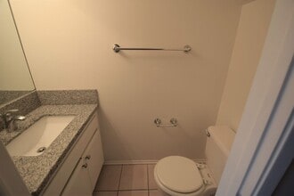 5340 Whitsett Ave in Los Angeles, CA - Foto de edificio - Building Photo