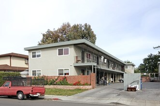 248 Roosevelt Ave in Redwood City, CA - Building Photo - Building Photo