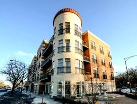 6425 W Touhy Ave in Chicago, IL - Building Photo