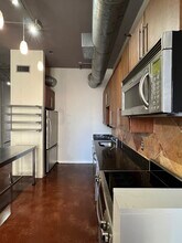 1122 Jackson St, Unit 720 in Dallas, TX - Foto de edificio - Building Photo