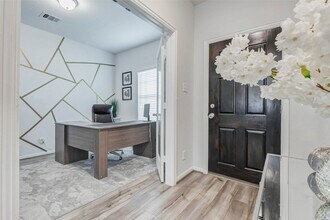 15231 White Moss Dr in Roman Forest, TX - Building Photo - Building Photo