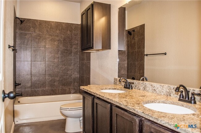 property at 746 Saengerhalle Rd