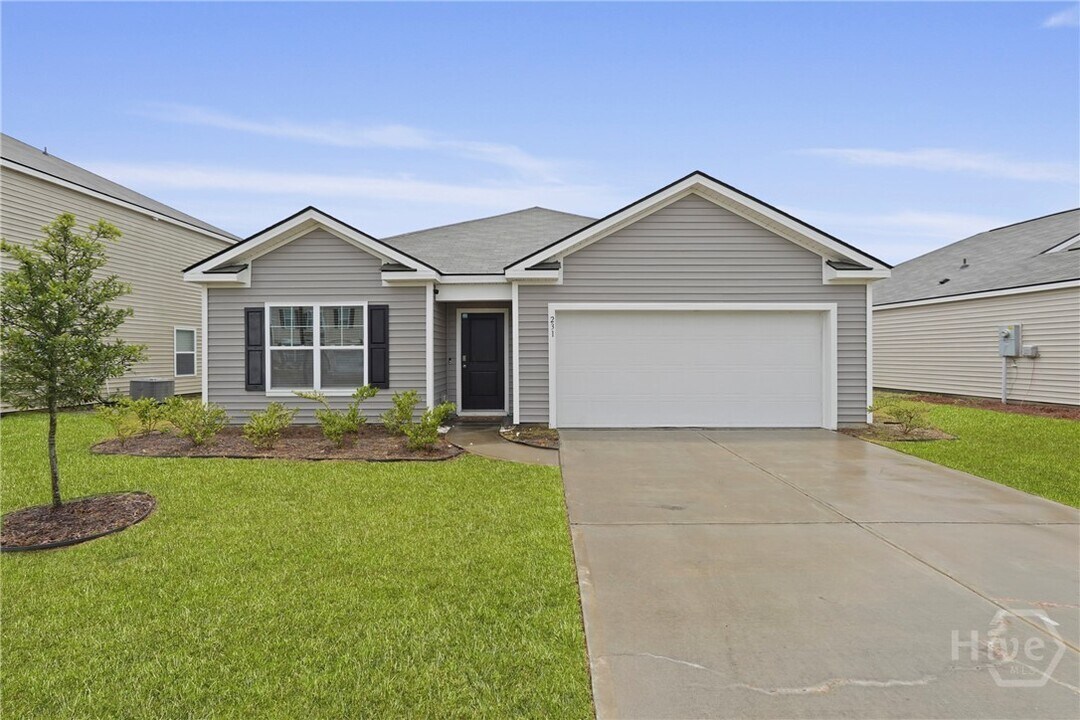 231 Skylark Rd in Savannah, GA - Building Photo