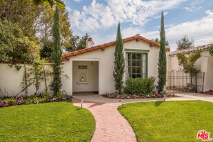 11208 Kling St in Los Angeles, CA - Building Photo